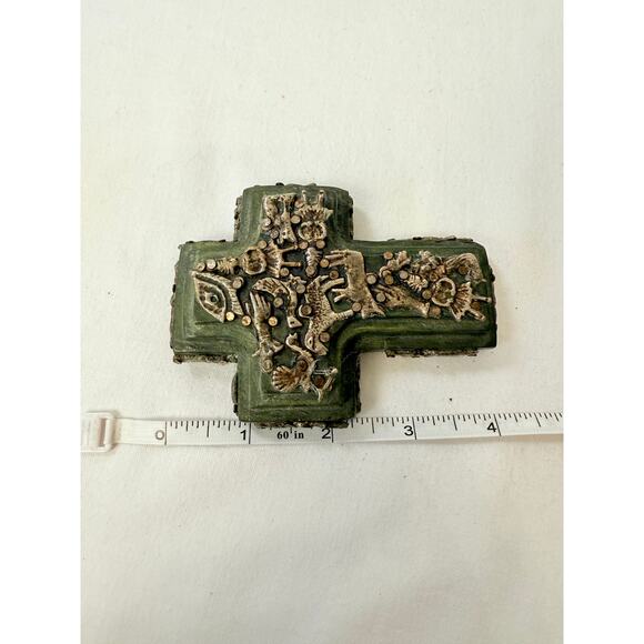 El Miligro Del Arte Small Green Cross With Metal Charms - Picture 10 of 10